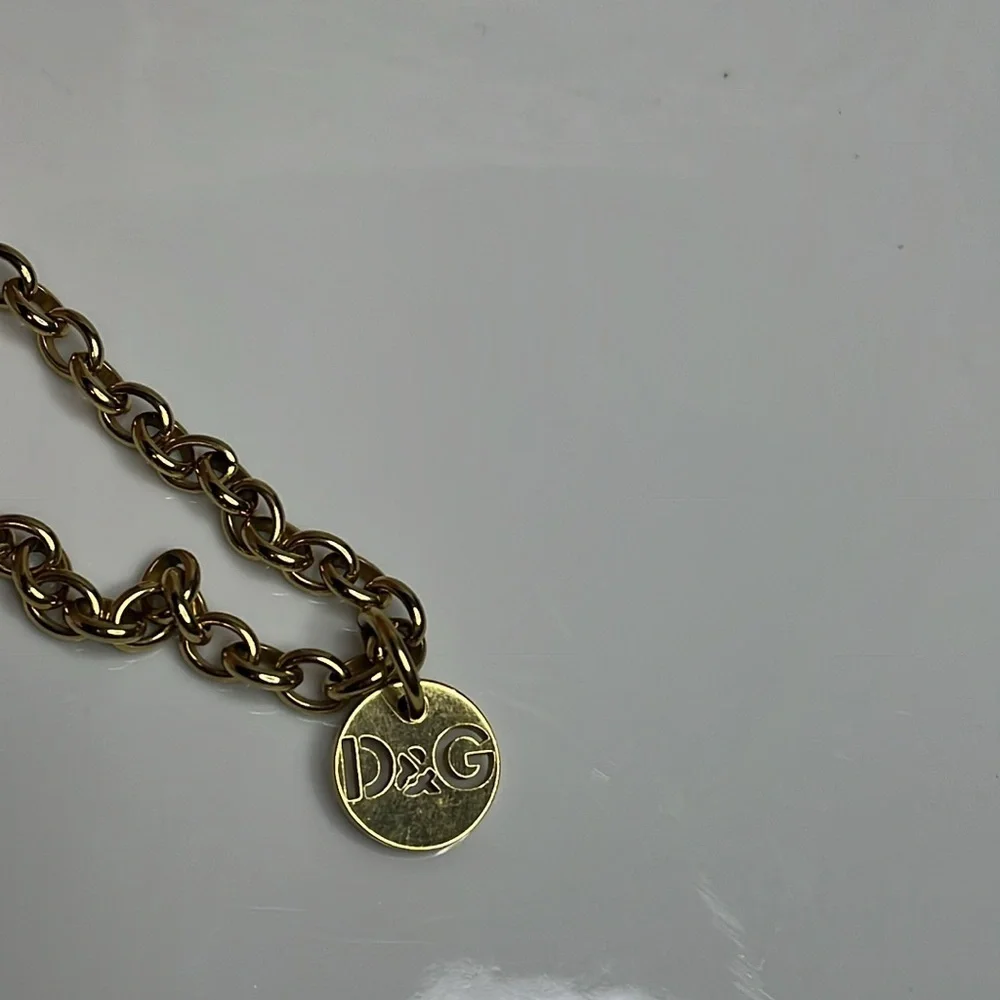D&G VINTAGE GOLD TOGGLE NECKLACE